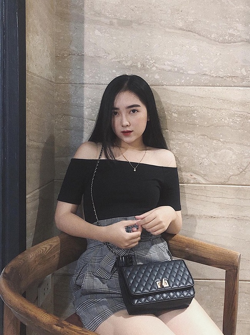 "Bạn gái tin đồn" của Đức Chinh gợi cảm nhất dàn WAGs Việt - 14
Cuộc sống của cô gái Bắc Giang rất sôi động và màu sắc.