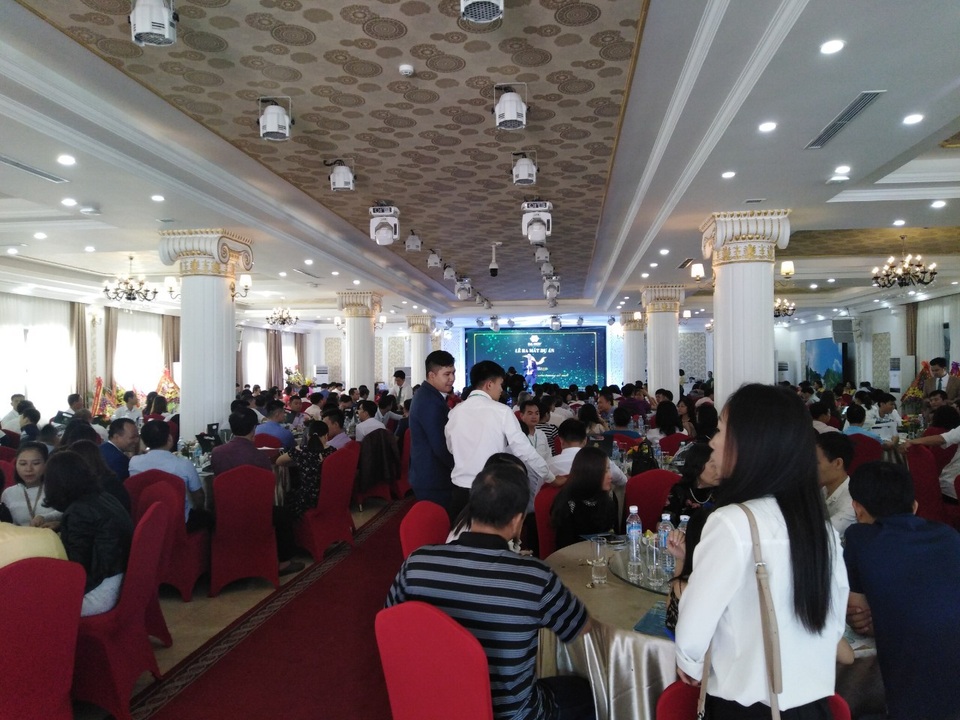 “Lợi nhuận kép” khi đầu tư vào dự án Zen Village tại trung tâm TP Hòa Bình - 2 Đông đảo khách hàng quan tâm đến dự án Zen Village – tp Hòa Bình