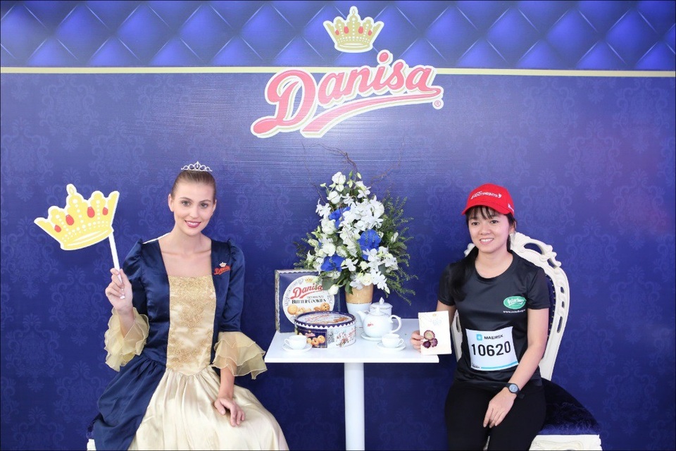 Cùng Danisa trải nghiệm văn hoá tặng quà tri ân tại Ngày Đan Mạch 2018 - 3 Danisa mang đến cho người tiêu dùng trải nghiệm thưởng thức trà và bánh quy ấm cúng của người Đan Mạch.