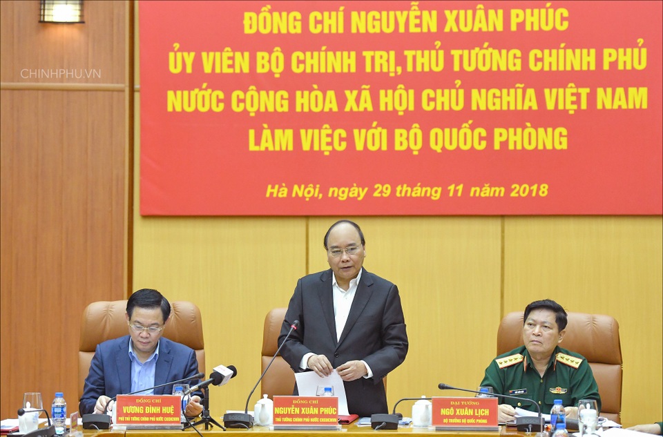 Thủ tướng: Lực lượng quân đội phải đề cao cảnh giác trước mọi âm mưu - 2 Thủ tướng: Dù còn nhiều khó khăn, Đảng, Nhà nước luôn quan tâm xây dựng quân đội tiến lên chính quy, từng bước hiện đại.