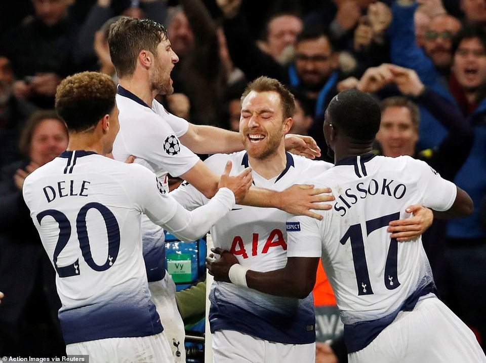 Messi giúp Barcelona giành ngôi đầu bảng, Tottenham thắng nghẹt thở Inter - 8
Niềm vui của cầu thủ Tottenham