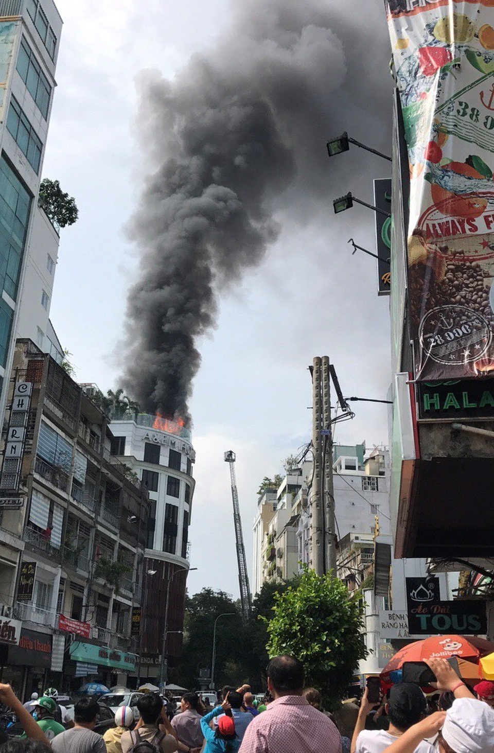 
Ngọn lửa nhì từ xa
