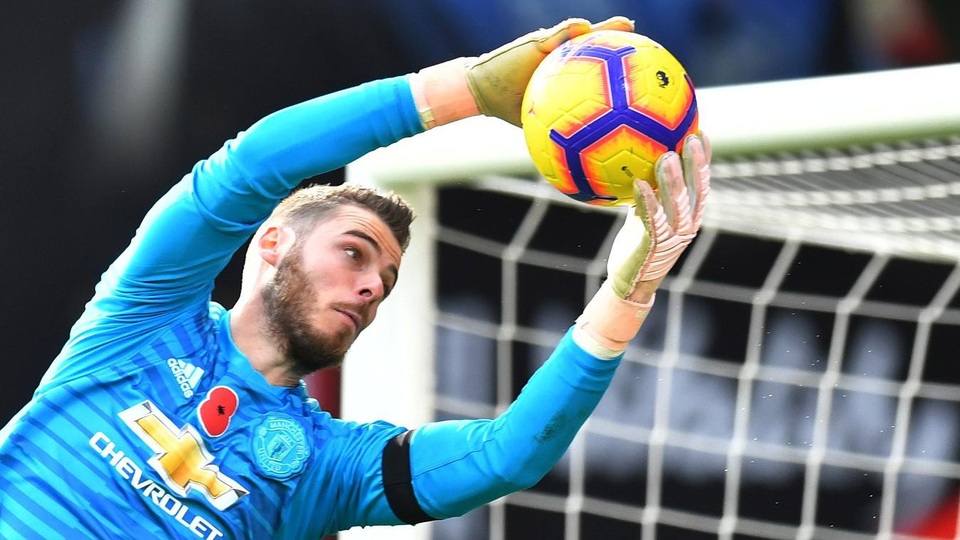 Bournemouth 1-2 Man Utd: Thoát hiểm ở phút bù giờ - 1
De Gea vẫn chơi chắc chắn nơi khung gỗ của Man Utd