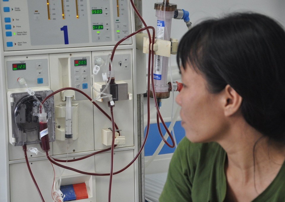 Sự sống của con giờ phụ thuộc vào những lần lọc máu.