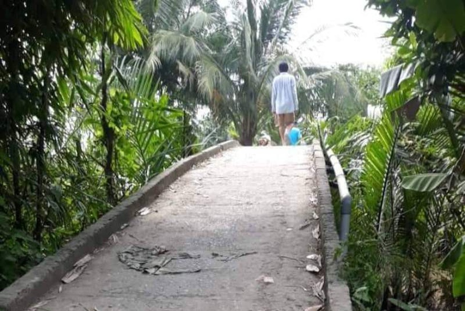 Bé gái 7 tuổi bị xe máy tông rơi xuống sông mất tích - 3 Cầu Kinh Tắc, nơi xảy ra vụ việc đáng tiếc