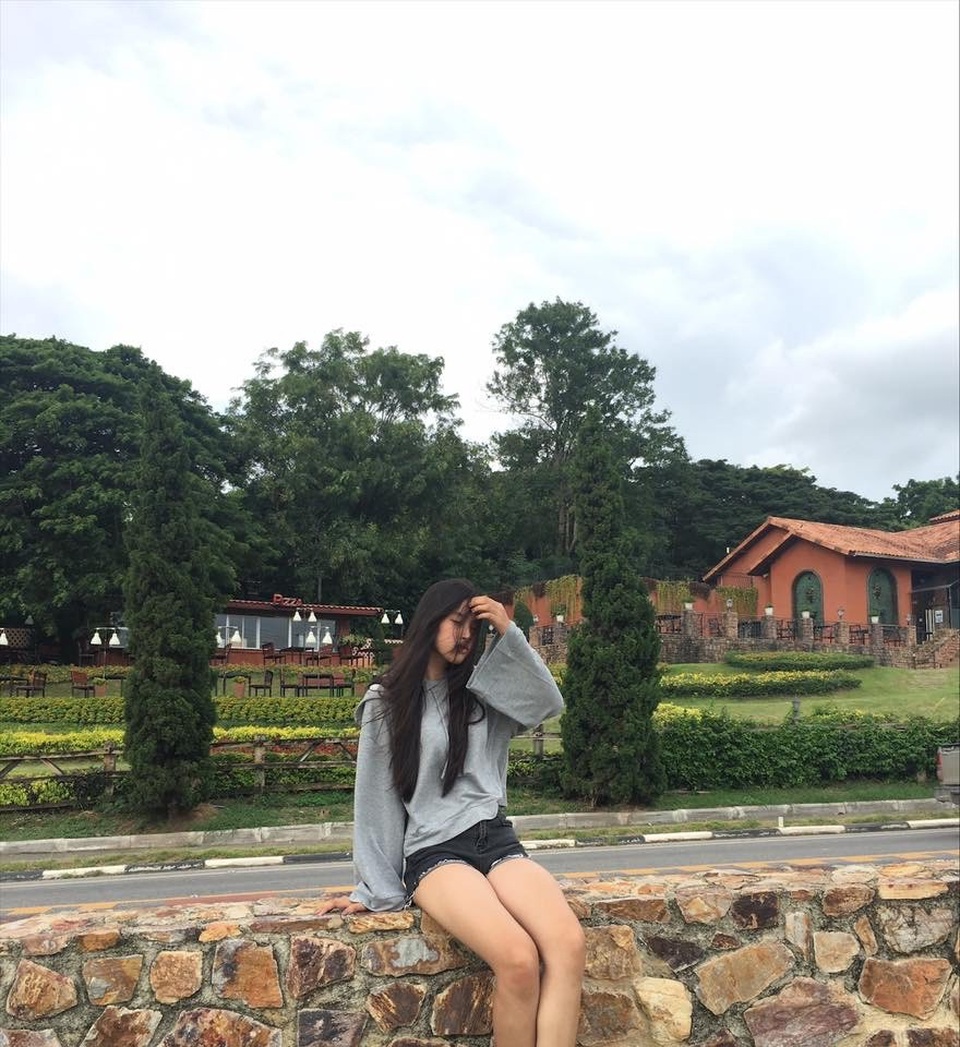 Tiểu Vy gây "choáng" bởi mặt mộc, Đỗ Mỹ Linh sexy “kiệm vải” lạ lùng - 9 Tiểu Vy gây "choáng" bởi mặt mộc, Đỗ Mỹ Linh sexy “kiệm vải” lạ lùng - 9