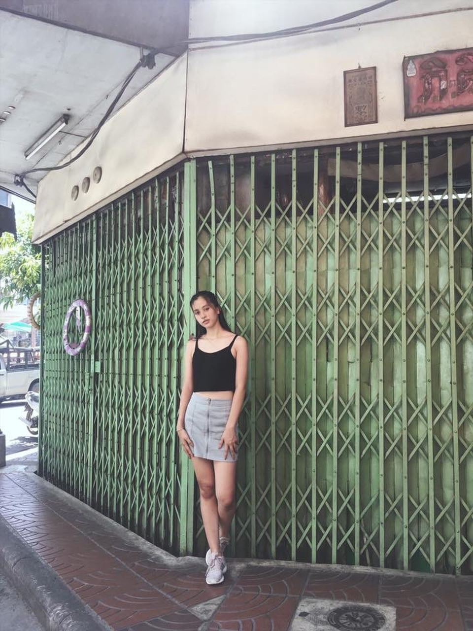 Tiểu Vy gây "choáng" bởi mặt mộc, Đỗ Mỹ Linh sexy “kiệm vải” lạ lùng - 5 Sở hữu chiều cao 1m74 với số đo 3 vòng chuẩn 84-63-90, phong cách thời trang ngoài đời của cô nàng cũng năng động, phù hợp với lứa tuổi.