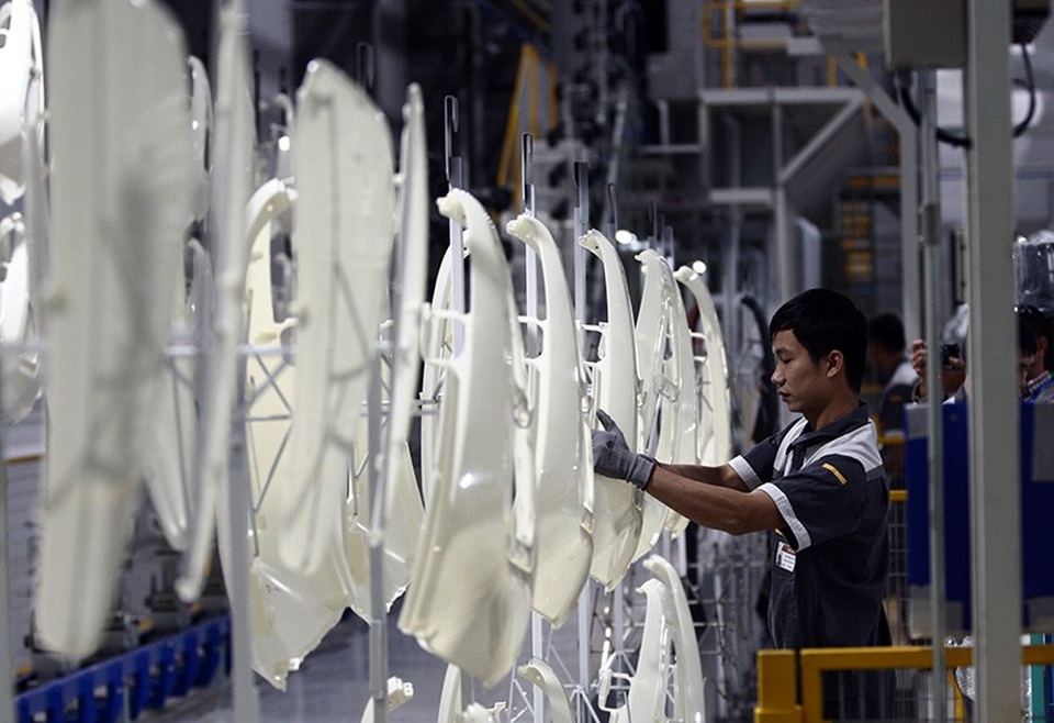 
Hiện đồ nhựa của chiếc Klara được nhập ngoài và đưa về phân xưởng sơn của VinFast để lên màu.
