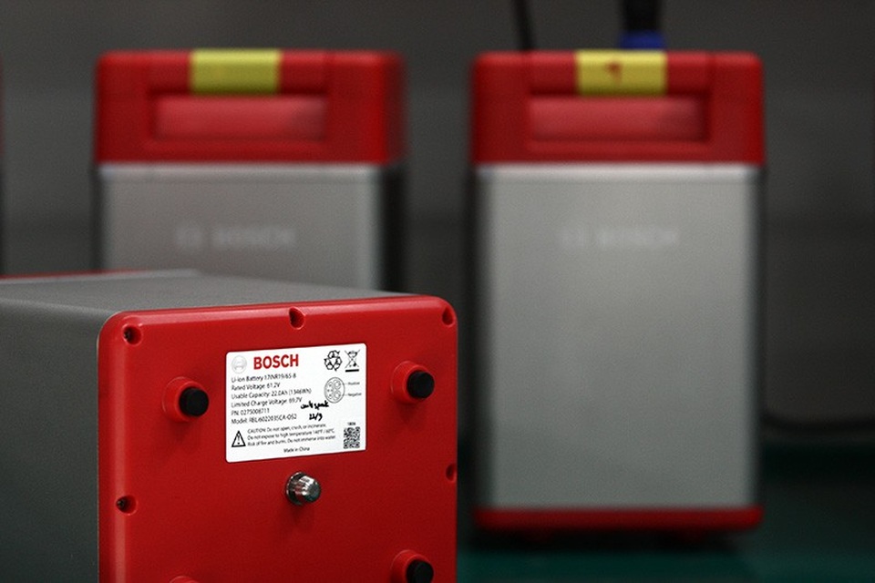 Xe máy điện VinFast Klara chuẩn bị lăn bánh chính thức - 14
Ắc-quy lithium do Bosch cung cấp cho mẫu Klara