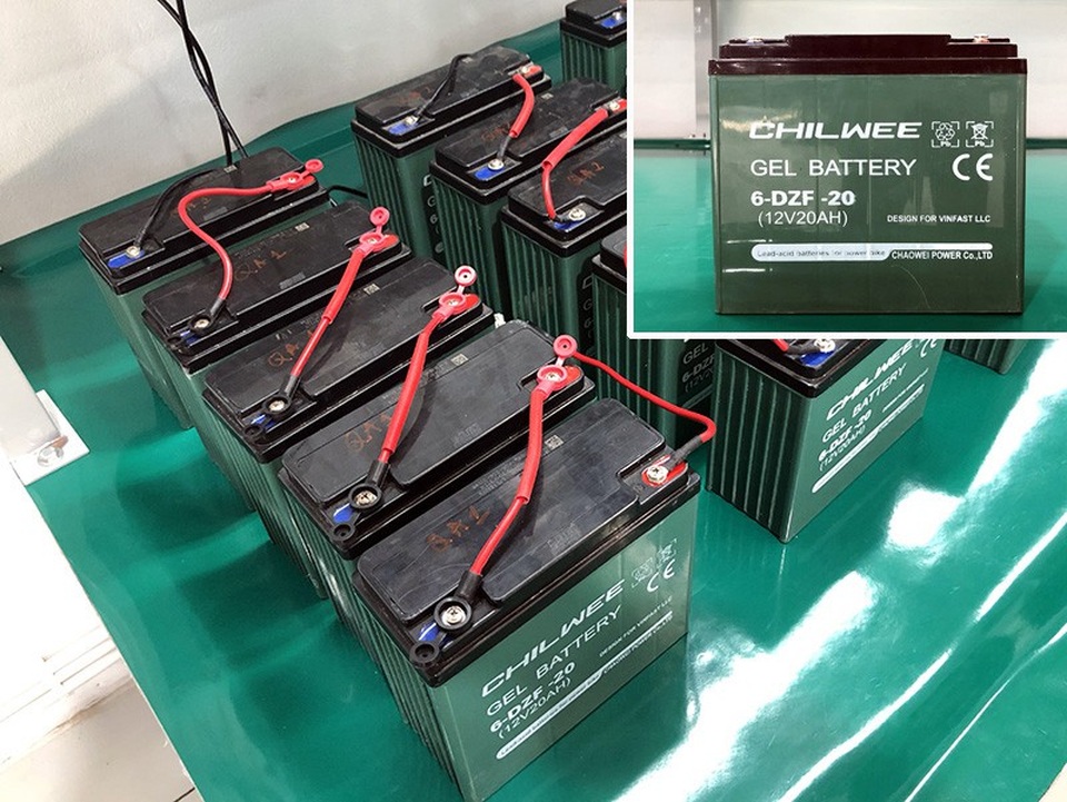 Xe máy điện VinFast Klara chuẩn bị lăn bánh chính thức - 13
Hệ thống ắc-quy axit chì được làm riêng cho VinFast