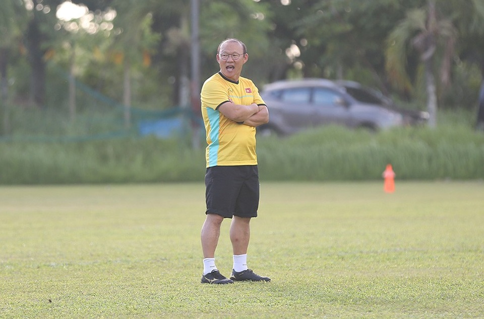 HLV Park Hang Seo chỉnh sửa kỹ thuật cho Đặng Văn Lâm - 7 HLV Park Hang Seo chỉnh sửa kỹ thuật cho Đặng Văn Lâm - 7