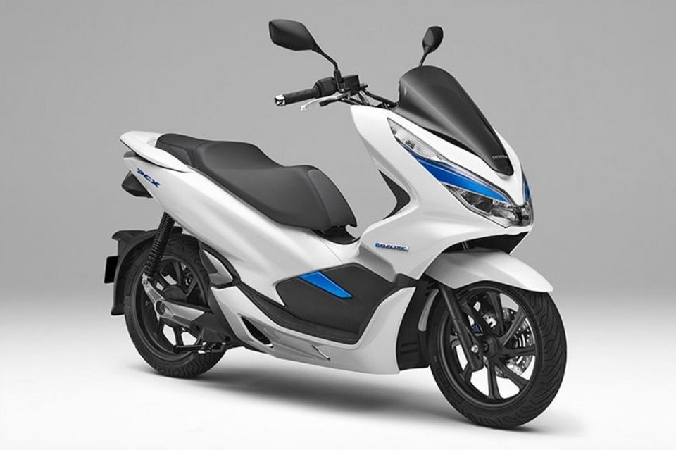 Honda bắt đầu bán xe PCX chạy hoàn toàn bằng điện - 1 Honda bắt đầu bán xe PCX chạy hoàn toàn bằng điện - 1