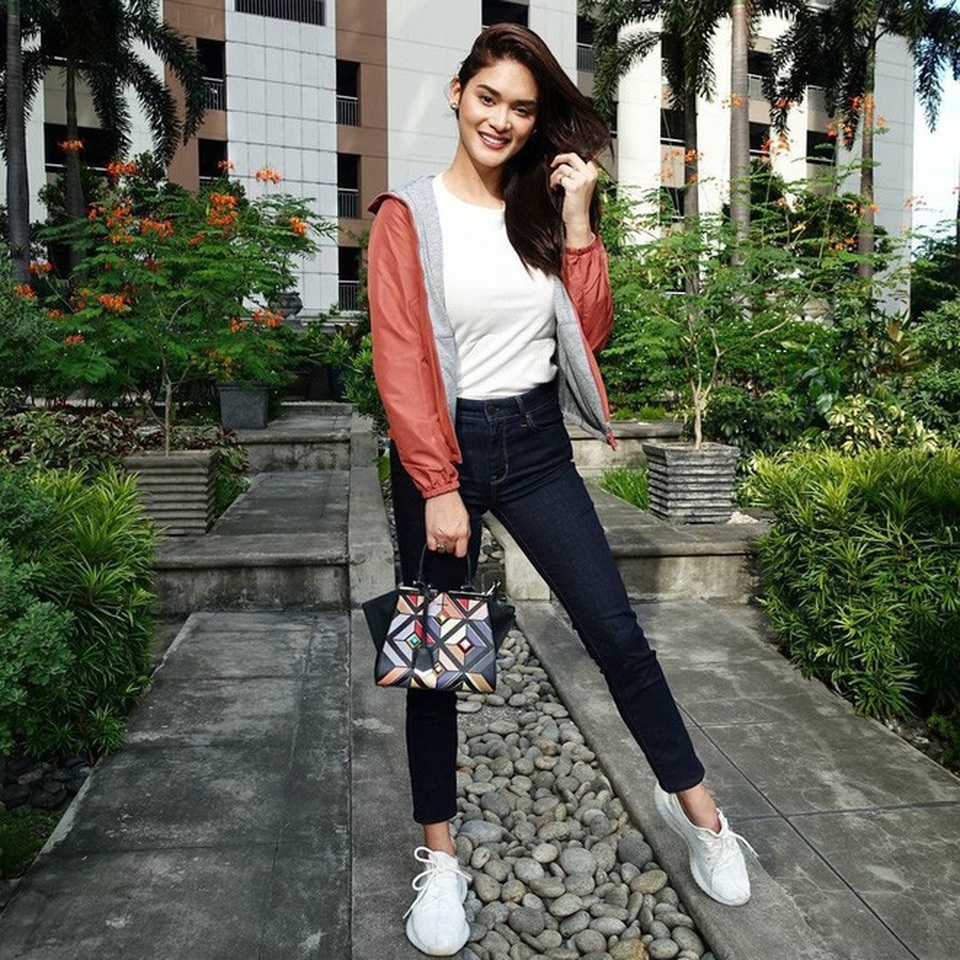 Hoa hậu Hoàn vũ 2015 tiếp lửa cho Philippines trước trận gặp Việt Nam - 8 Hoa hậu Hoàn vũ 2015 tiếp lửa cho Philippines trước trận gặp Việt Nam - 8