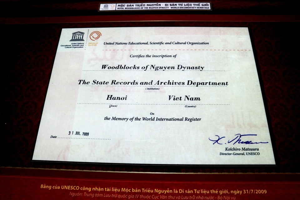 Triển lãm Quốc hiệu và kinh đô nước Việt qua các thời kỳ lịch sử - 3 Bằng của UNESCO công nhận tài liệu Mộc bản triều Nguyễn là Di sản Tư liệu thế giới (31/7/2009)