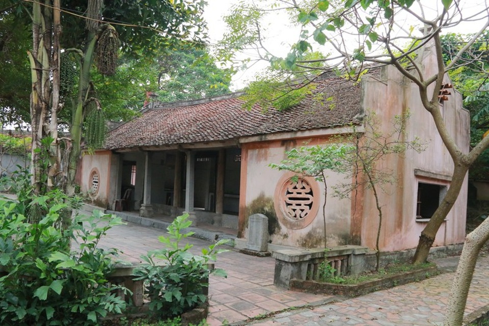 Cảnh thanh bình ở Cố Viên Lầu.