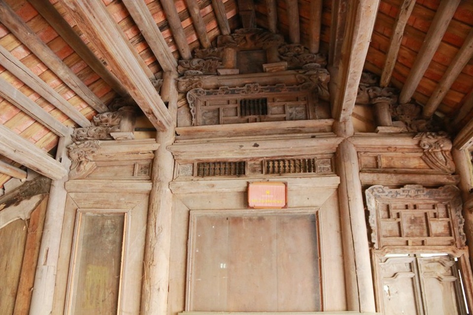 Các nhà cổ thuộc khu nhà giàu ở Cố Viên Lầu đều có niên đại trên 100 năm. Chủ nhân Cố Viên Lầu đã cất công và bỏ nhiều công sức trong rất nhiều năm mới đưa được những ngôi nhà cổ về trưng bày ở đây. Nhà có niên đại cao nhất là nhà cổ Ninh Sơn với tuổi đời trên 350 năm, nhà cổ Ninh Xuân trên 200 năm...