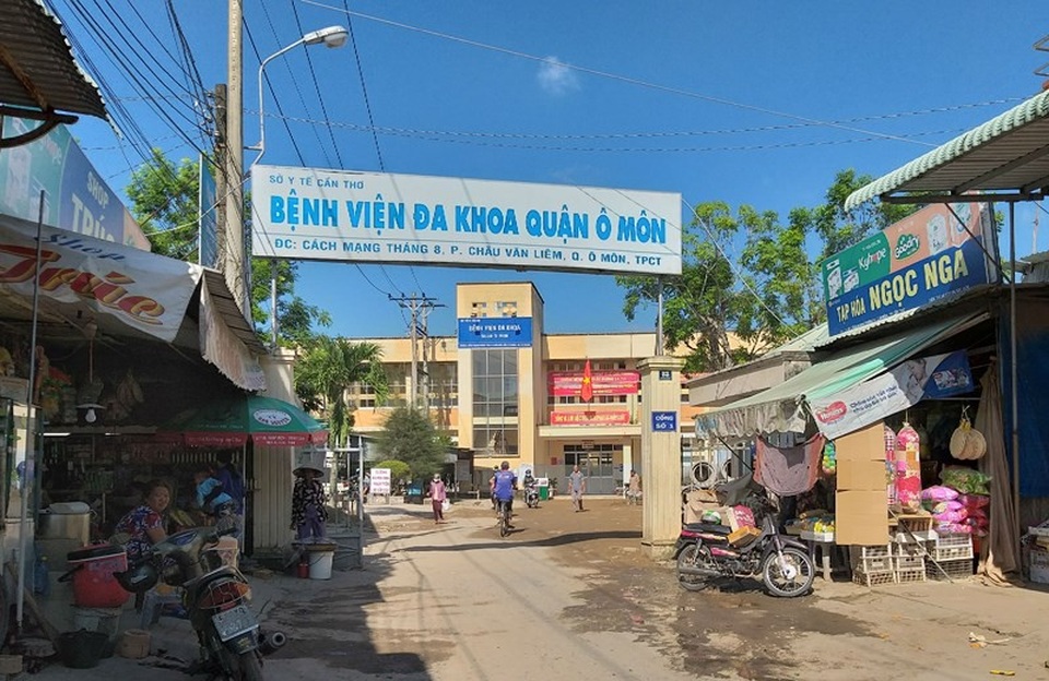 Thực hư bảo vệ bệnh viện Ô Môn thay bác sĩ khám mắt - 1 Thực hư bảo vệ bệnh viện Ô Môn thay bác sĩ khám mắt - 1