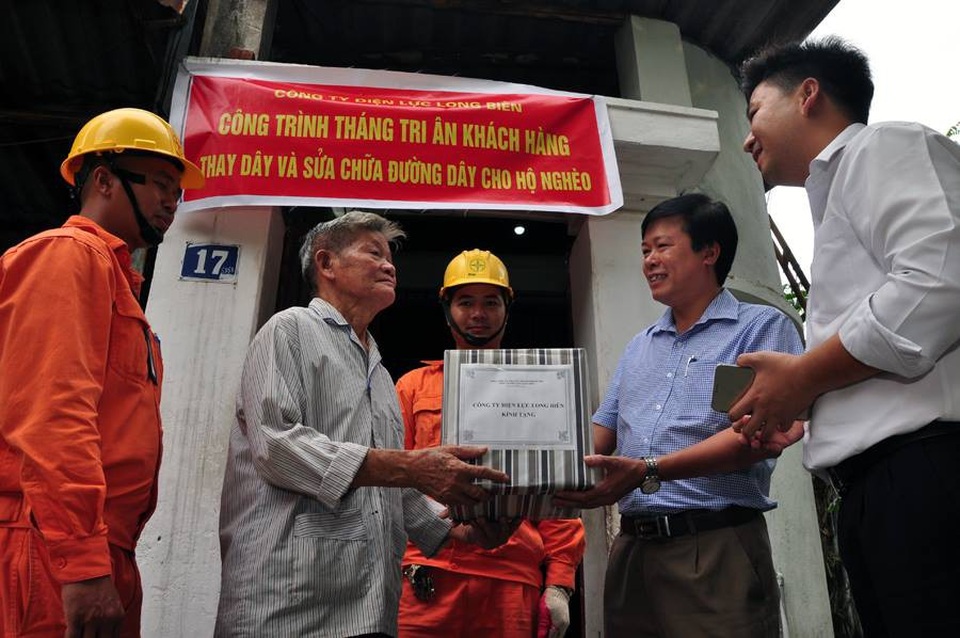 Tiếp tục tri ân khách hàng sử dụng trên địa bàn Thủ đô - 1 Tiếp tục tri ân khách hàng sử dụng trên địa bàn Thủ đô - 1