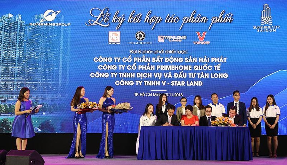 Gần 3.000 sales tham dự đào tạo dự án “khủng” Sunshine City Sài Gòn - 3 Các đại lý phân phối, đối tác của Sunshine cam kết mang những thông tin chính thống và đầy đủ nhất về dự án tới khách hàng, đồng lòng đưa Sunshine City Sài Gòn trở thành dự án bùng nổ nhất tại Tp.HCM trong thời gian tới.