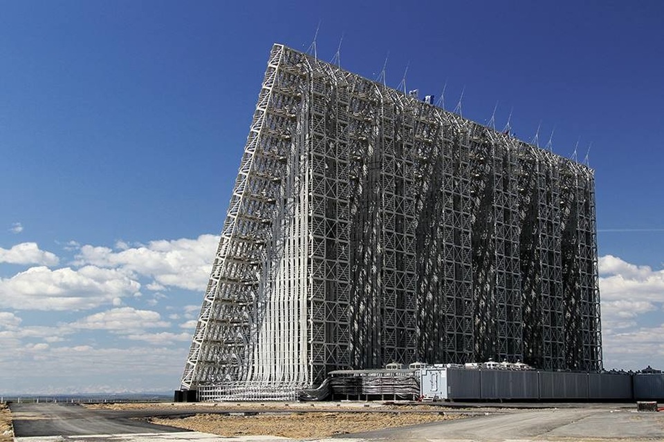 Sau “rồng lửa” S-400, Nga sắp đưa trạm radar cảnh báo tên lửa tới Crimea - 1
Hệ thống radar Voronezh-M (Ảnh: RT)