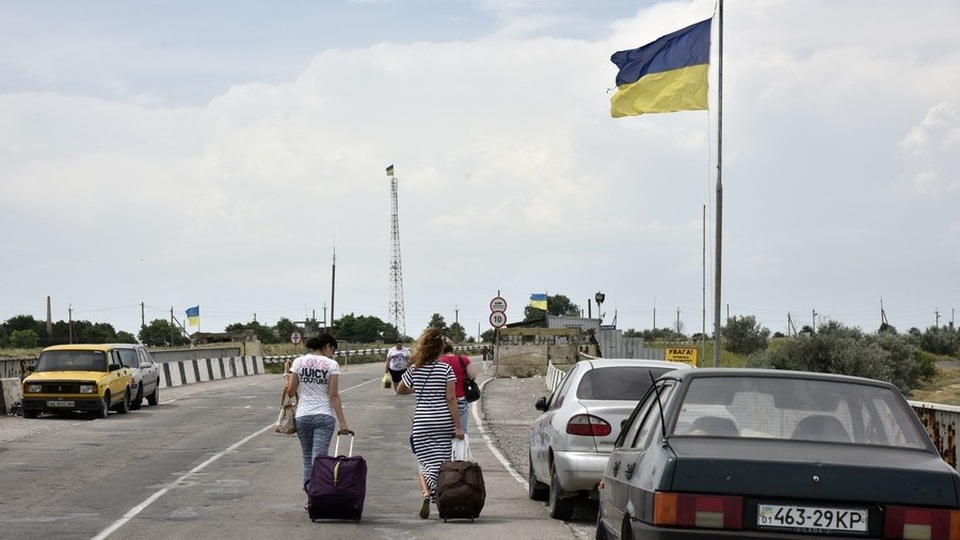 Ukraine cấm người nước ngoài đến Crimea sau cuộc đụng độ trên biển với Nga - 1
Quan hệ Nga-Ukraine căng thẳng sau khi Nga nhận sáp nhập bán đảo Crimea hồi tháng 3/2014. (Ảnh minh họa: RIA)