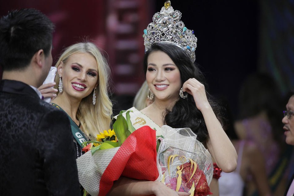 Những hình ảnh đẹp của Phương Khánh trong đêm chung kết hoa hậu Trái đất - 1
Phương Khánh, á hậu 2 cuộc thi Hoa hậu Biển Việt Nam Toàn cầu 2018 đã được trao vương miện Hoa hậu Trái đất năm nay