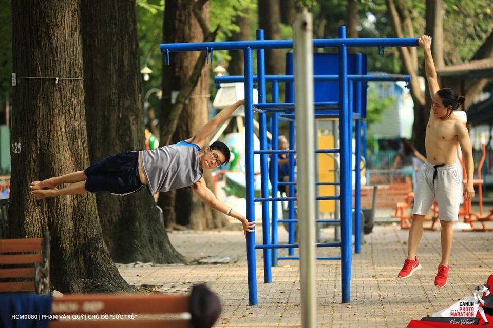 Tác phẩm của thí sinh Phạm Văn Quý giành giải nhất chủ đề Sức trẻ.