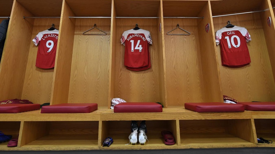 
Trong phòng thay đồ của các cầu thủ Arsenal
