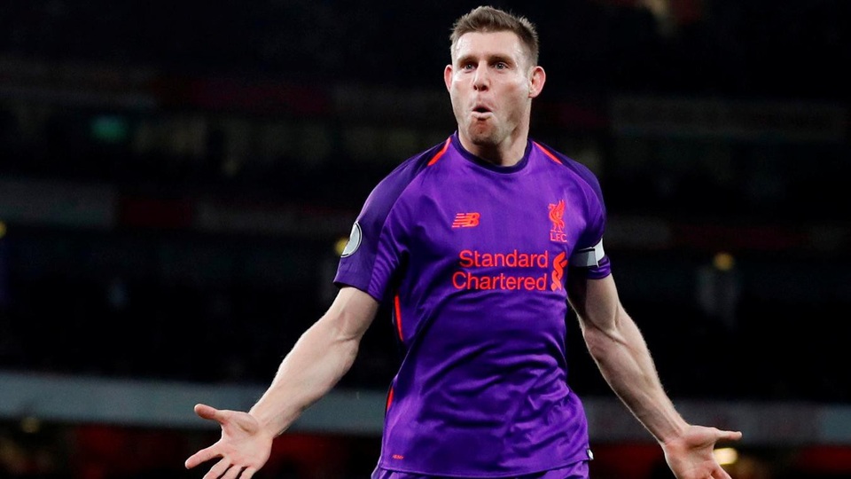 
Cầu thủ người Anh ăn mừng bàn thắng, Milner vẫn đang đóng vai trò quan trọng trong đội hình của huấn luyện viên Klopp bất chấp Liverpool đã chiêu mộ nhiều tiền vệ trung tâm trong các mùa Hè vừa qua
