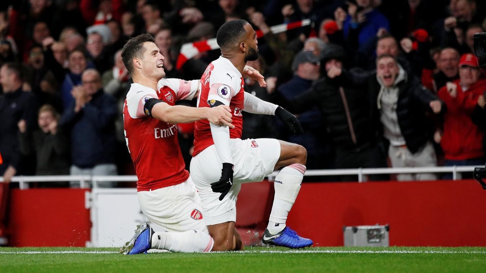 
Niềm vui của các cầu thủ Arsenal với bàn thắng gỡ hòa
