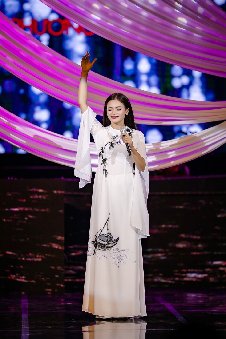 Phạm Phương Thảo bị Trọng Tấn “tố” khó tính, có quá nhiều bí ẩn - 1