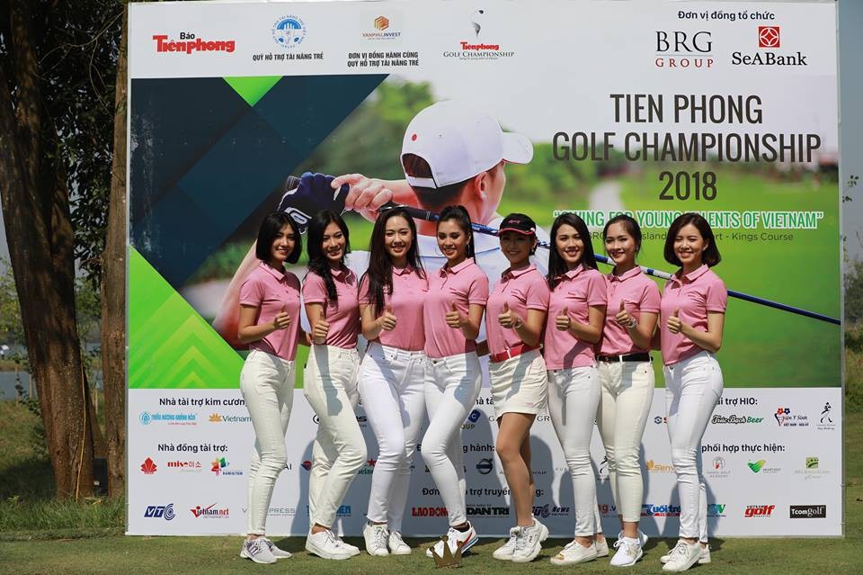 Hoa hậu Tiểu Vy và dàn người đẹp khoe sắc ở giải golf gây quỹ từ thiện - 7