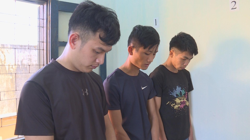 Triệt phá nhóm đối tượng chuyên trộm cắp nông sản liên huyện - 1 Nhóm đối tượng trộm cắp tại cơ quan công an