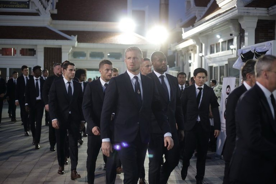 Toàn đội Leicester City có mặt ở Thái Lan để dự lễ tang ông chủ - 1 Toàn đội Leicester City có mặt ở Thái Lan để dự lễ tang ông chủ - 1
