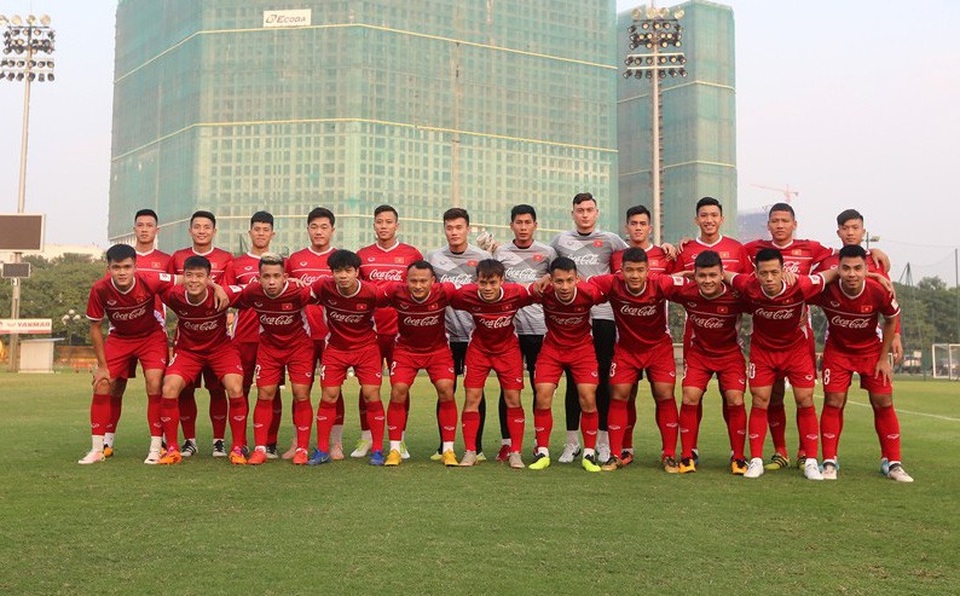 Đội tuyển Việt Nam sang Lào, sẵn sàng cho trận ra quân AFF Cup 2018 - 1
Đội tuyển Việt Nam đã sẵn sàng để chinh phục chức vô địch AFF Cup 2018 - Ảnh: Gia Hưng