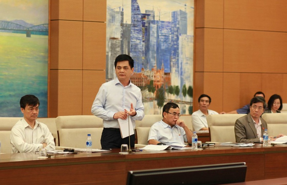 Cơ sở pháp lý nào cho đề xuất “cấm” amiăng trắng tại Việt Nam? - 2 Phó Chủ tịch Hội đồng Dân tộc Nguyễn Lâm Thành nêu câu hỏi chất vấn tại phiên giải trình