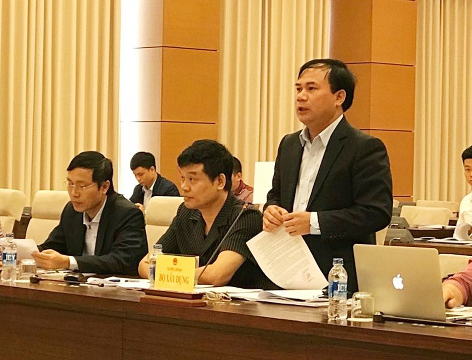 Cơ sở pháp lý nào cho đề xuất “cấm” amiăng trắng tại Việt Nam? - 1 Thứ trưởng Bộ Xây dựng Đỗ Văn Sinh giải trình trước UB Khoa học, Công nghệ & Môi trường
