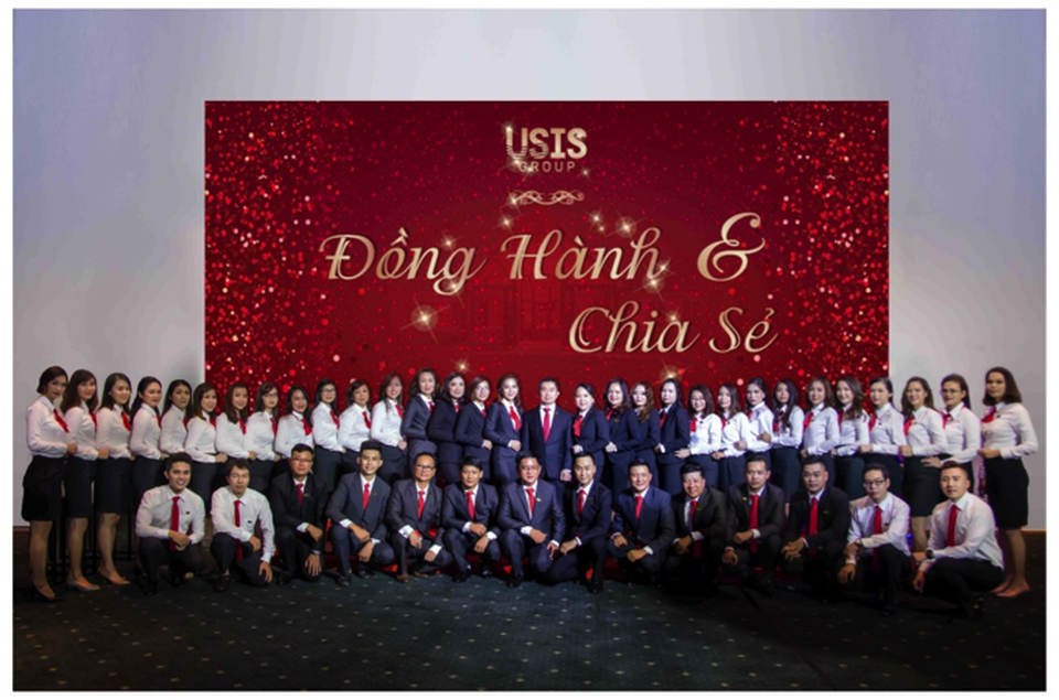 Những vấn đề liên quan đến việc xét duyệt hồ sơ EB-5 mà nhà đầu tư cần biết - 3 Với gần 10 năm trong lĩnh vực di trú, USIS Group cam kết đồng hành cùng khách hàng từ khâu chuẩn bị hồ sơ đến khi an cư thành công tại Mỹ
