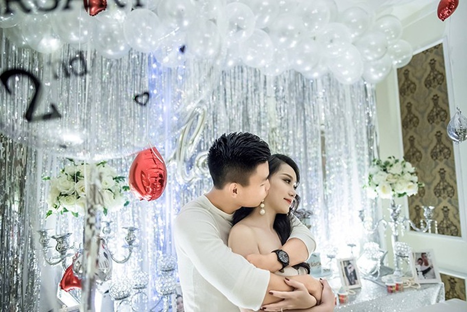 Những khoảnh khắc “tình bể bình” của cầu thủ U23 Việt Nam với bạn gái - 5 Những khoảnh khắc “tình bể bình” của cầu thủ U23 Việt Nam với bạn gái - 5