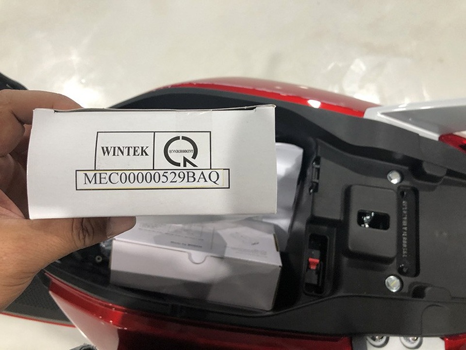 Gương chiếu hậu do Wintek Việt Nam cung cấp