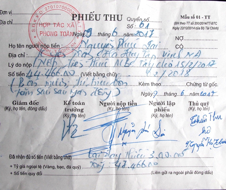 Nghệ An: Hợp tác xã phá hợp đồng, người dân khốn đốn! - 6 Phiếu thu tiền mà hàng năm ông Lai đều thực hiện đầy đủ nghĩa vụ thuê đất của mình.