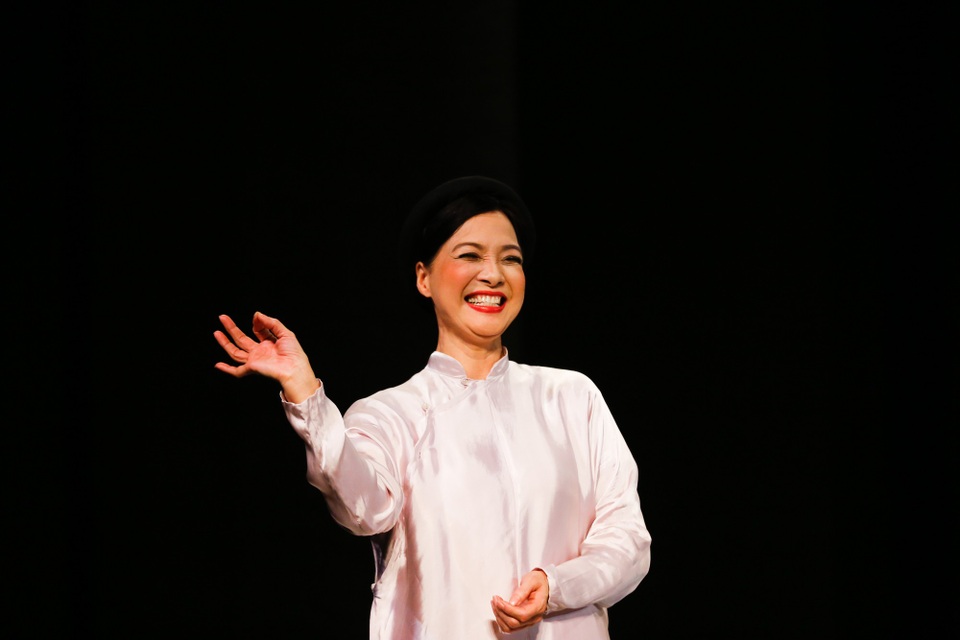 NSƯT Trần Lực: “Lê Khanh là nghệ sĩ luôn hồn nhiên, ngây thơ” - 3 NSND Lê Khanh quyết “liều một phen cùng Quẫn”.