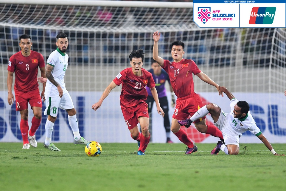 Những chủ nhân đầu tiên nhận vé xem AFF Cup 2018 tại Việt Nam - 1