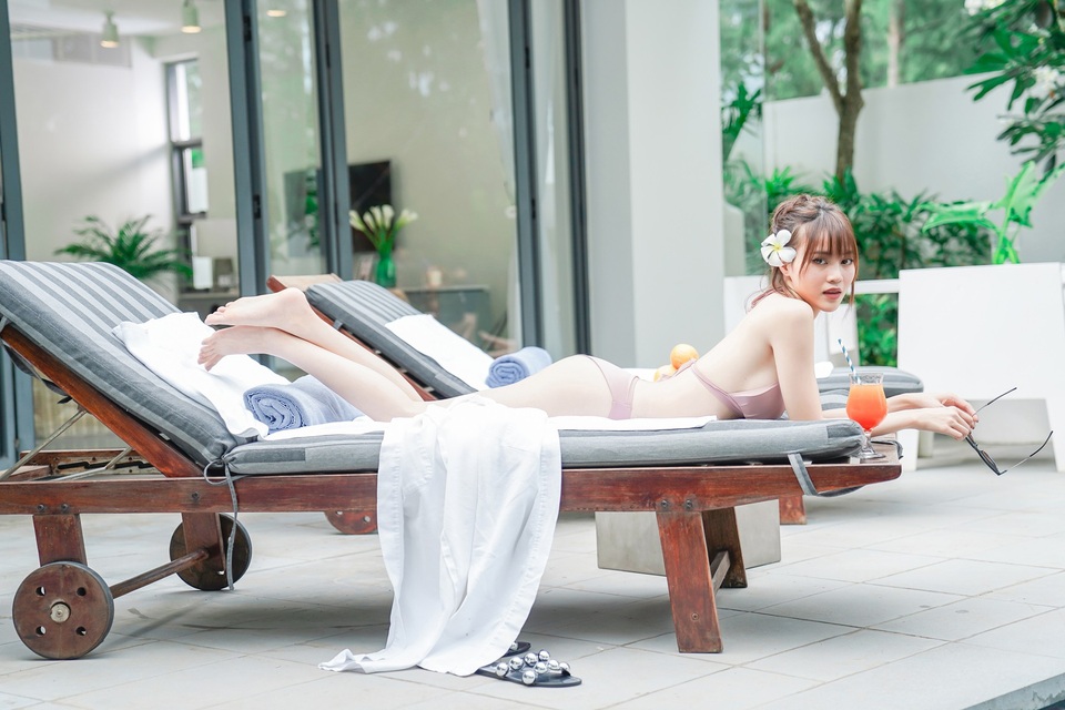 
Nữ diễn viên Gái già lắm chiêu 2 tạo dáng đốt mắt với bộ ảnh bikini
