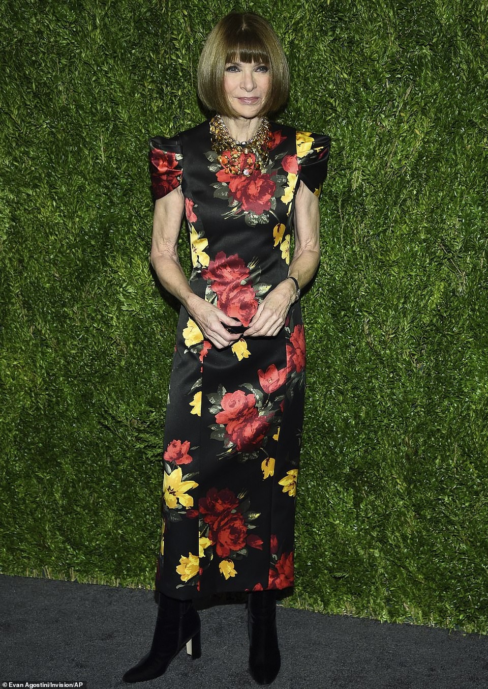 
Anna Wintour trẻ hơn nhiều so với tuổi thật
