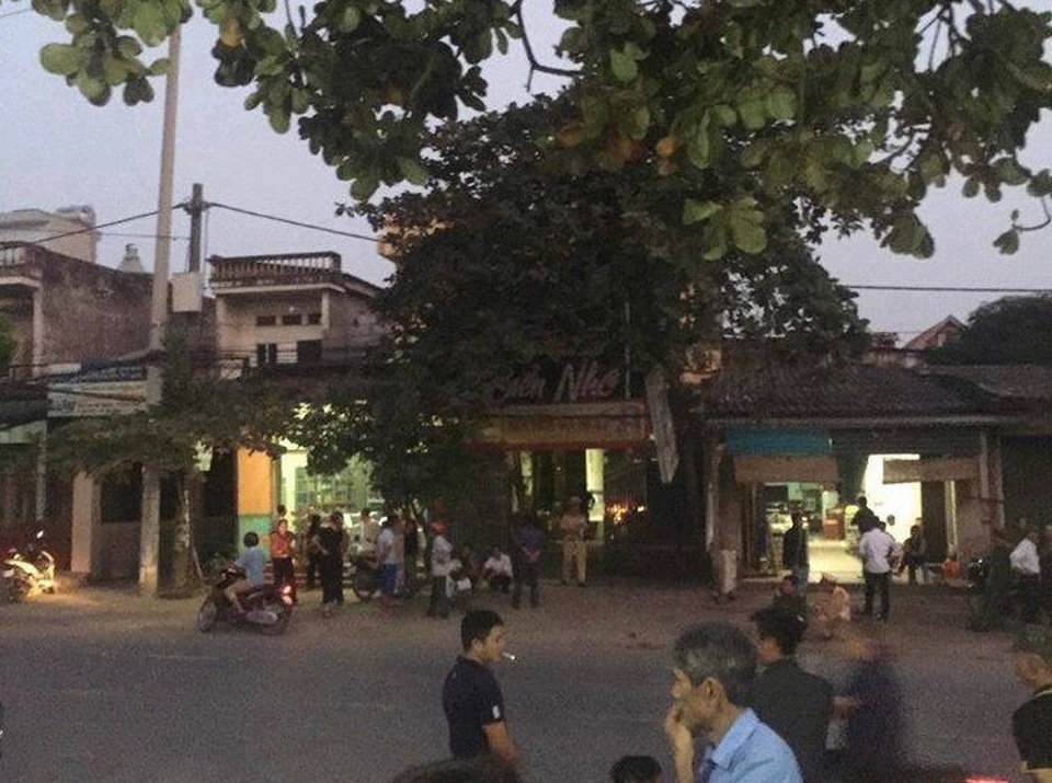 Nữ nhân viên quán karaoke bị truy sát tử vong, nghi phạm tự tử bất thành - 1 Hiện trường vụ án xảy ra tại quán cafe karaoke Biển Nhớ trên địa bàn thị trấn Lâm Thao (Ảnh CTV)