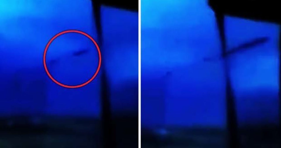 Phát hiện “bóng đen kì lạ” giữa cơn bão tại Mỹ - 1 Bóng đen kì lạ xuất hiện giữa bầu trời giông bão tại Nebraska (Mỹ) khiến nhiều người thắc mắc về sự xuất hiện của người ngoài hành tinh.