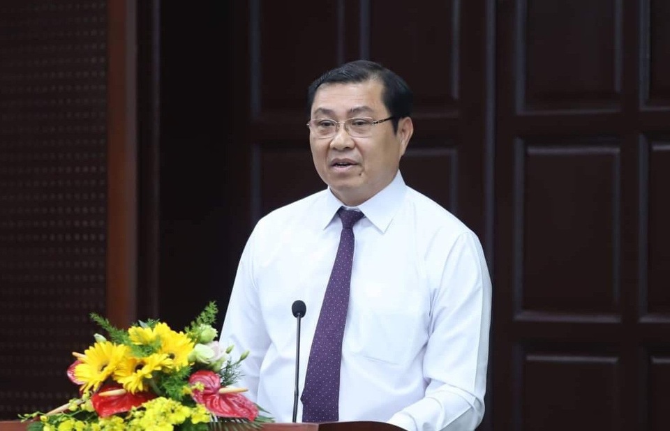 Chủ tịch Đà Nẵng quay phim, "cò" xe hò nhau... bỏ chạy - 2 Ông Huỳnh Đức Thơ - Chủ tịch UBND TP Đà Nẵng nói về thực trạng xe dù, bến cóc