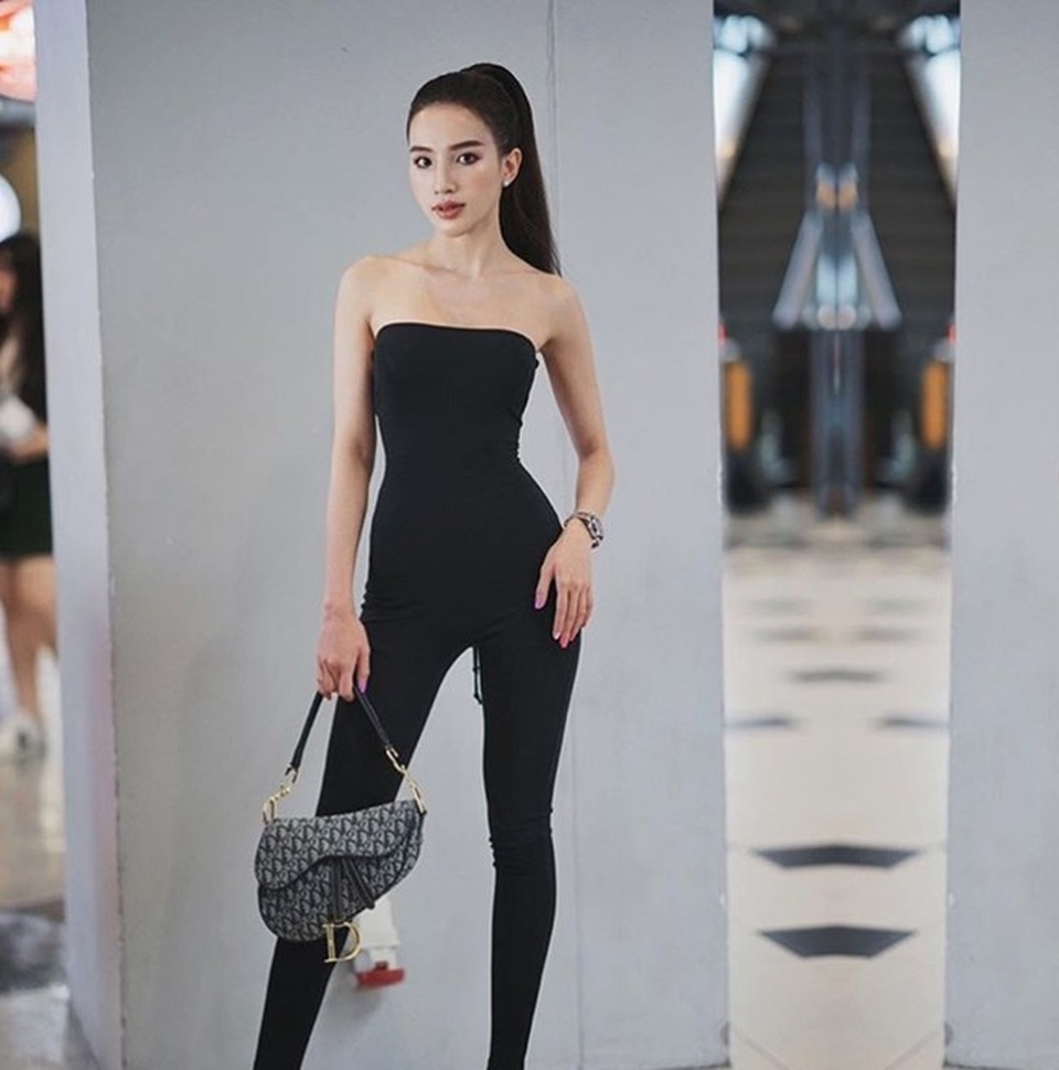 Rãnh bụng vạn người mê của cô gái hot nhất phòng tập Thái Lan - 14
Nhờ thói quen này mà Ann không chỉ có body vạn người mê, gương mặt và làn da của cô cũng rất đáng ngưỡng mộ.