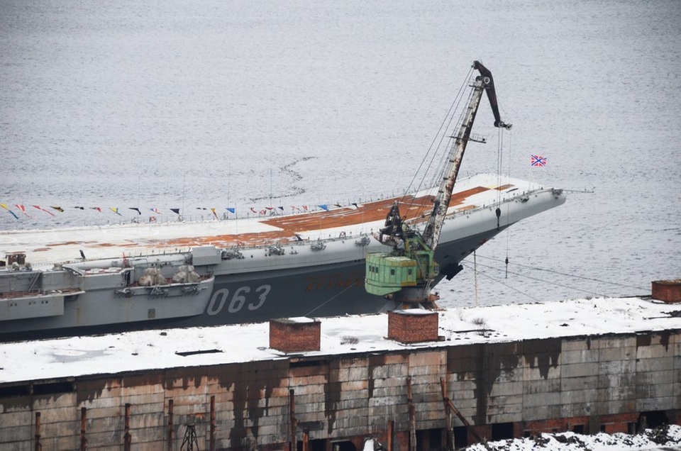 Nga công bố ảnh tàu sân bay duy nhất hư hại sau sự cố chìm ụ nổi - 3
Ảnh: Sputnik